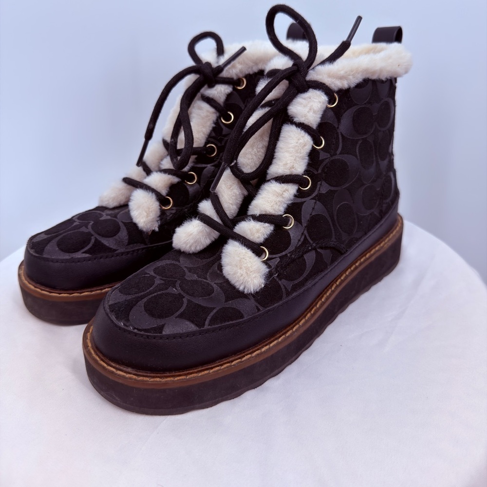 Coach CE325 Signature Shearling Lined Lace Up Boots Size 6.5B Black - Picture 2 of 9